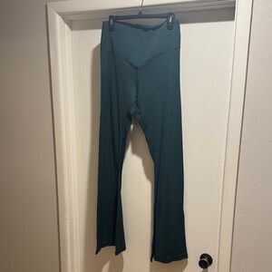 Offline by arie Green Flair Leggings